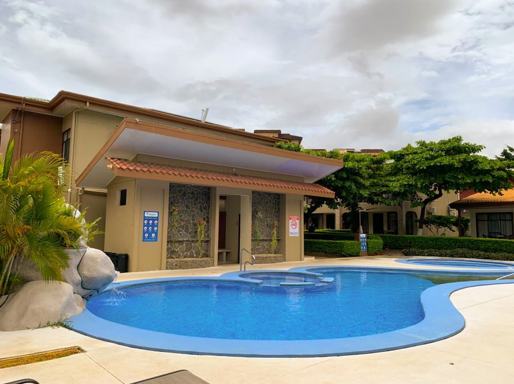 Hotel And Villas Huetares 4/50