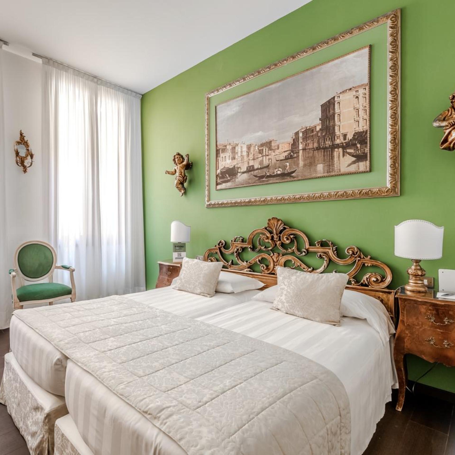 HOTIDAY Room Collection - Venezia Santa Lucia 18/50