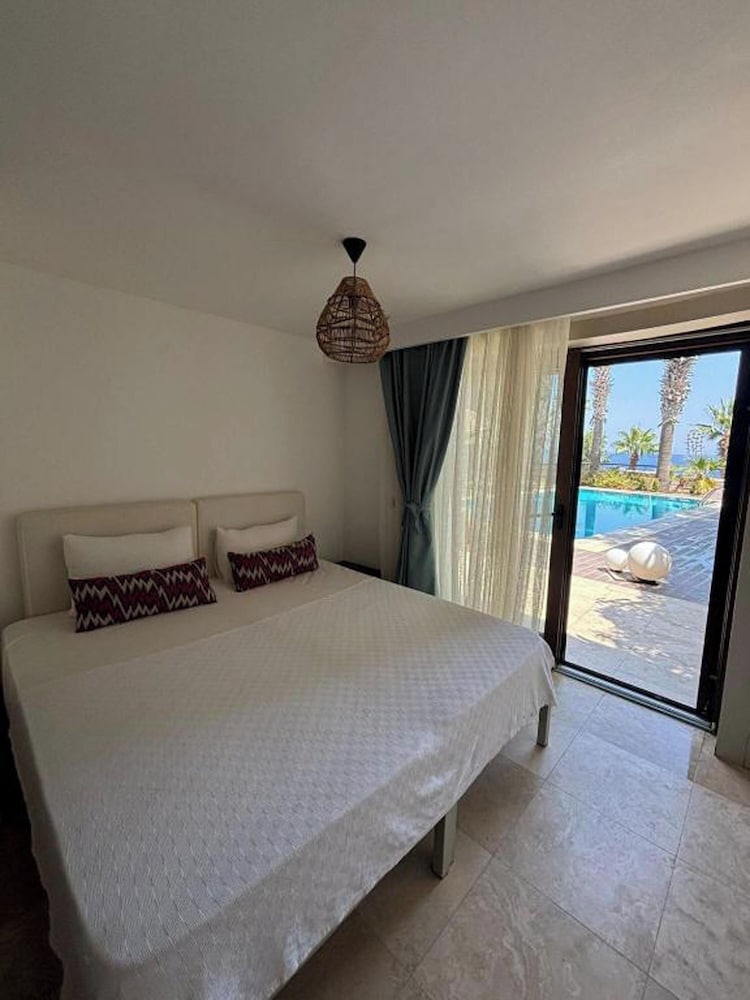 La Brezza Beach & Hotel Yalikavak 8/50
