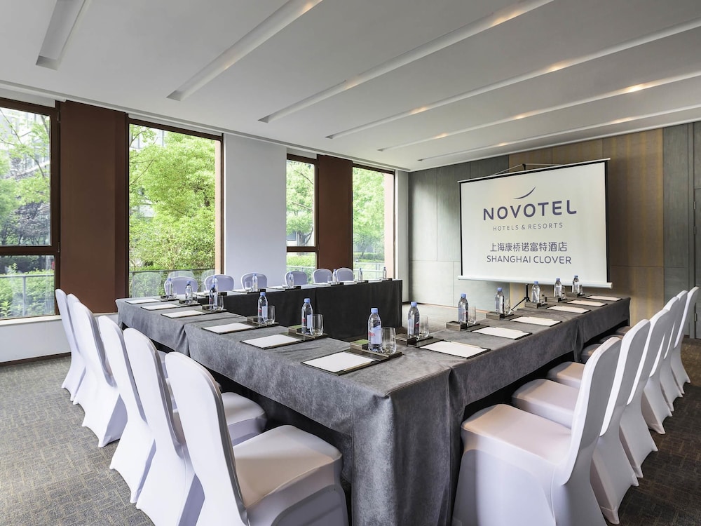 NOVOTEL SHANGHAI CLOVER 67/73