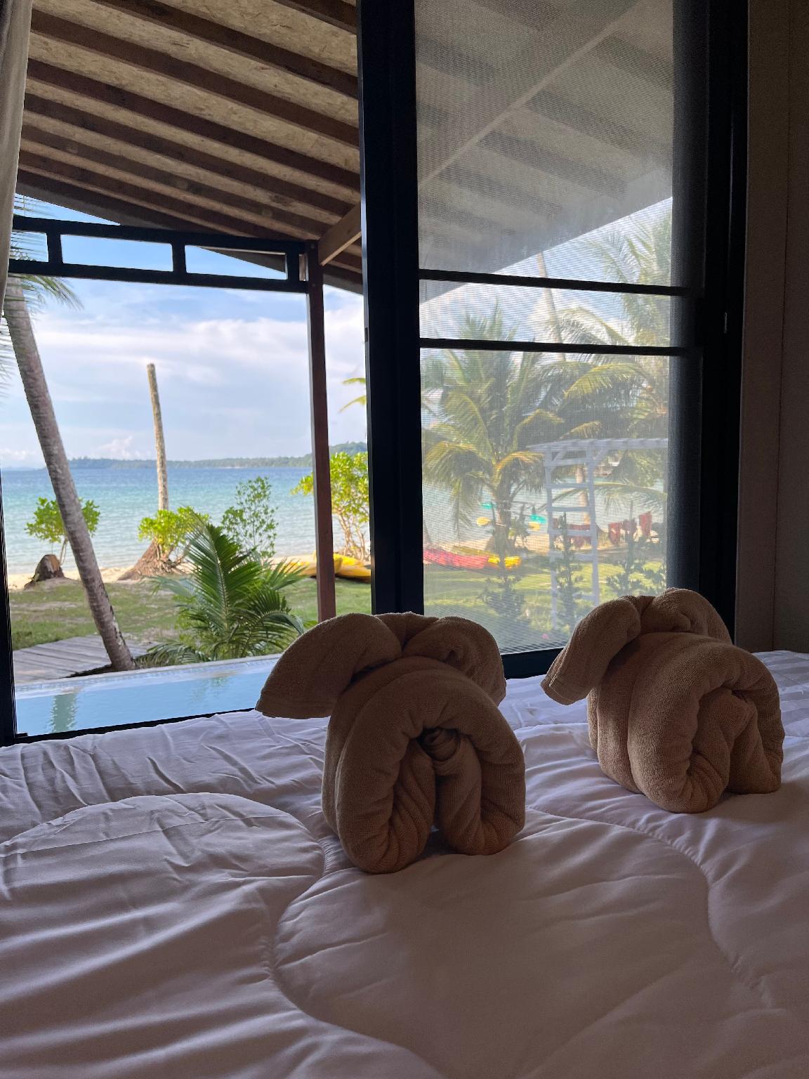 بنغل بسرير كينج بإطلالة على البحر بمسبح خاص