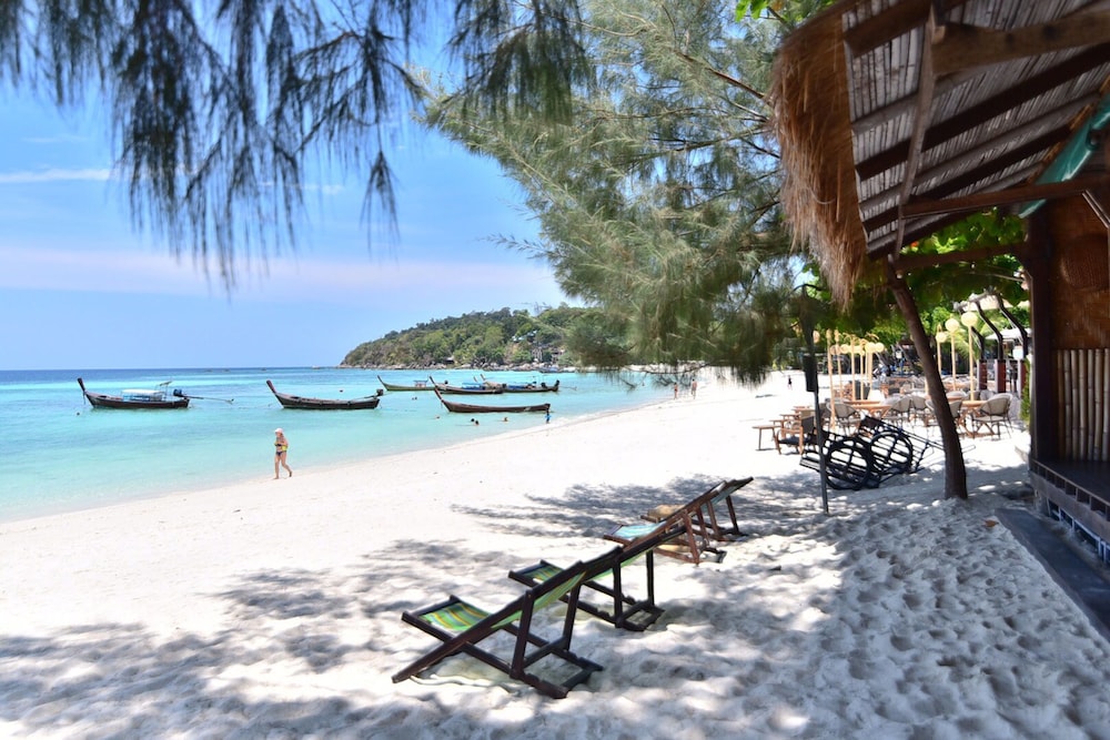 Green View Beach Resort 68/73