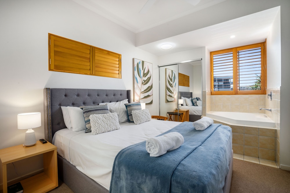 Rolling Surf Resort 35/78