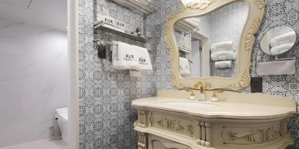 Venetian, Junior Suite, 2 Double Beds