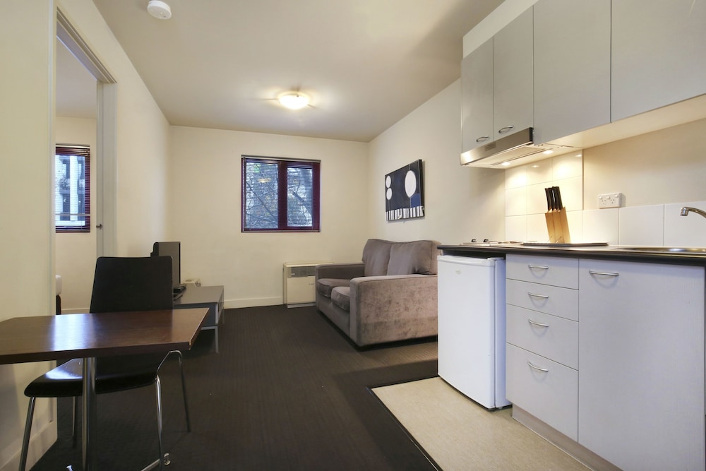 PLUM SERVICED APARTMENTS CARLTON 26/40