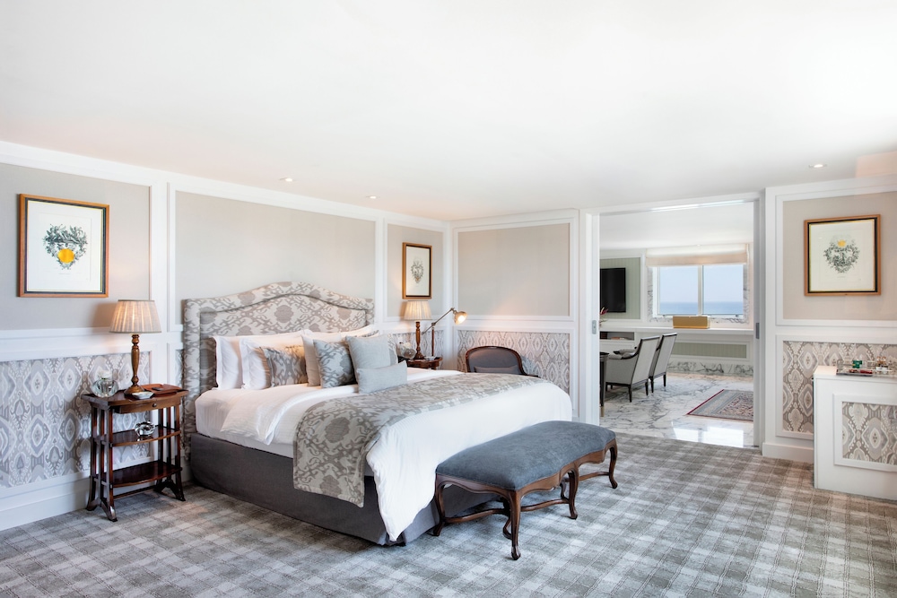 PRESIDENTIAL, SUITE