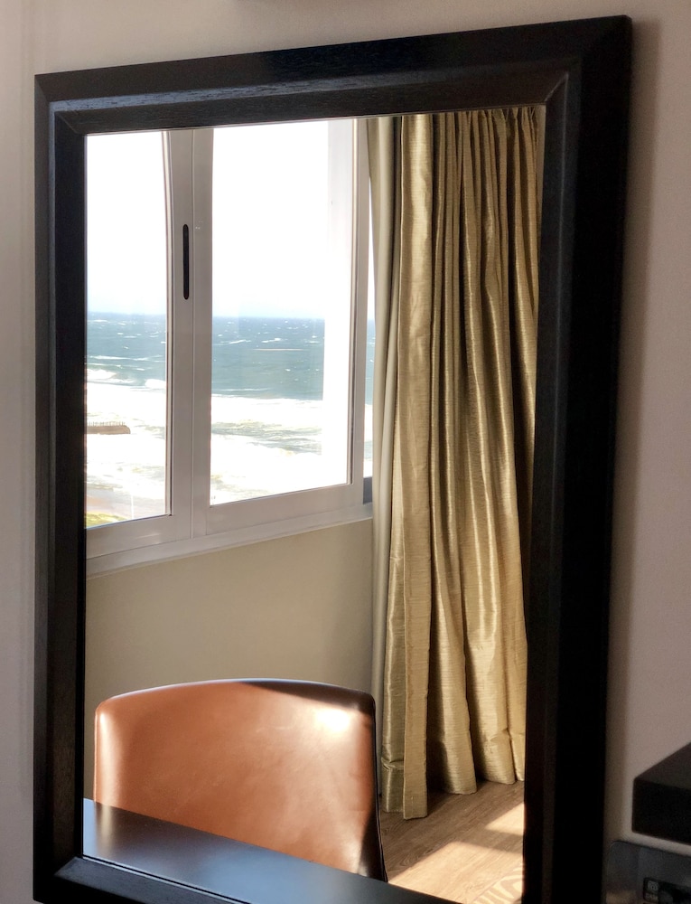 Belaire Suites 24/50
