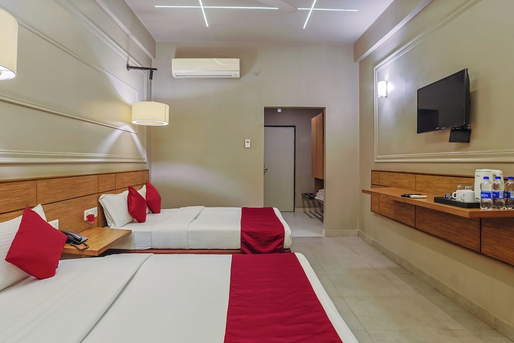 Max Hotel Prayagraj 20/48