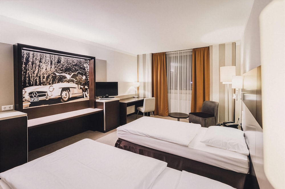 Economy, Twin Beds, elaya Hotel Stuttgart Ludwigsburg, Trademark by Wyndham 2/7