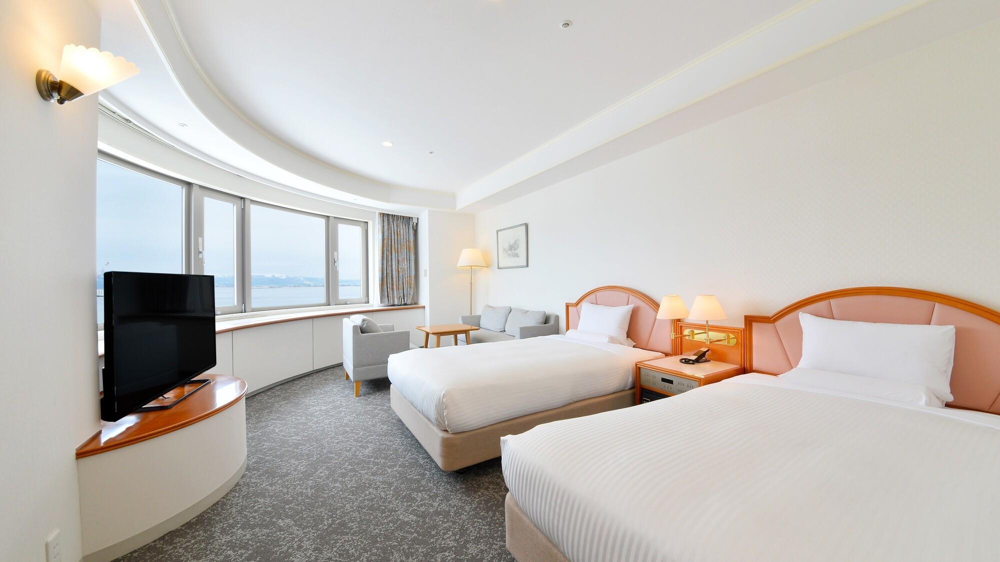 Deluxe, Twin Beds, West Wing, Corner