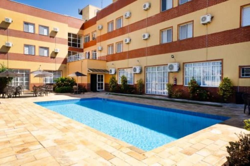 Itapetinga Hotel 53/61