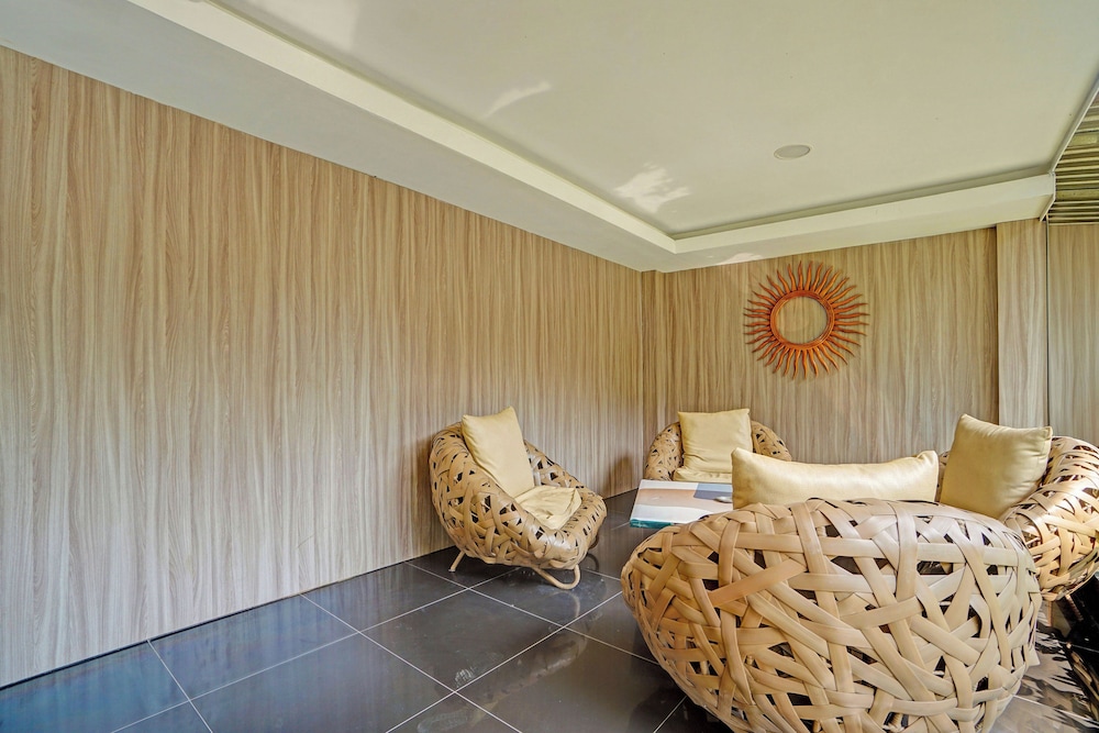 OYO 3283 Bwalk Hotel 19/40