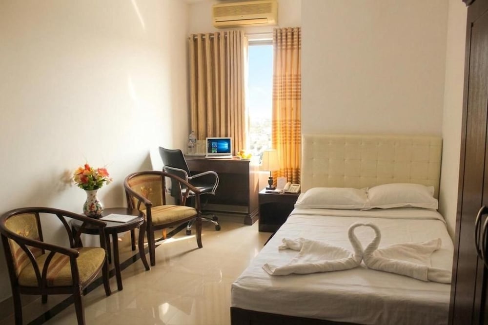 Hotel Aristocrat Inn 17/51