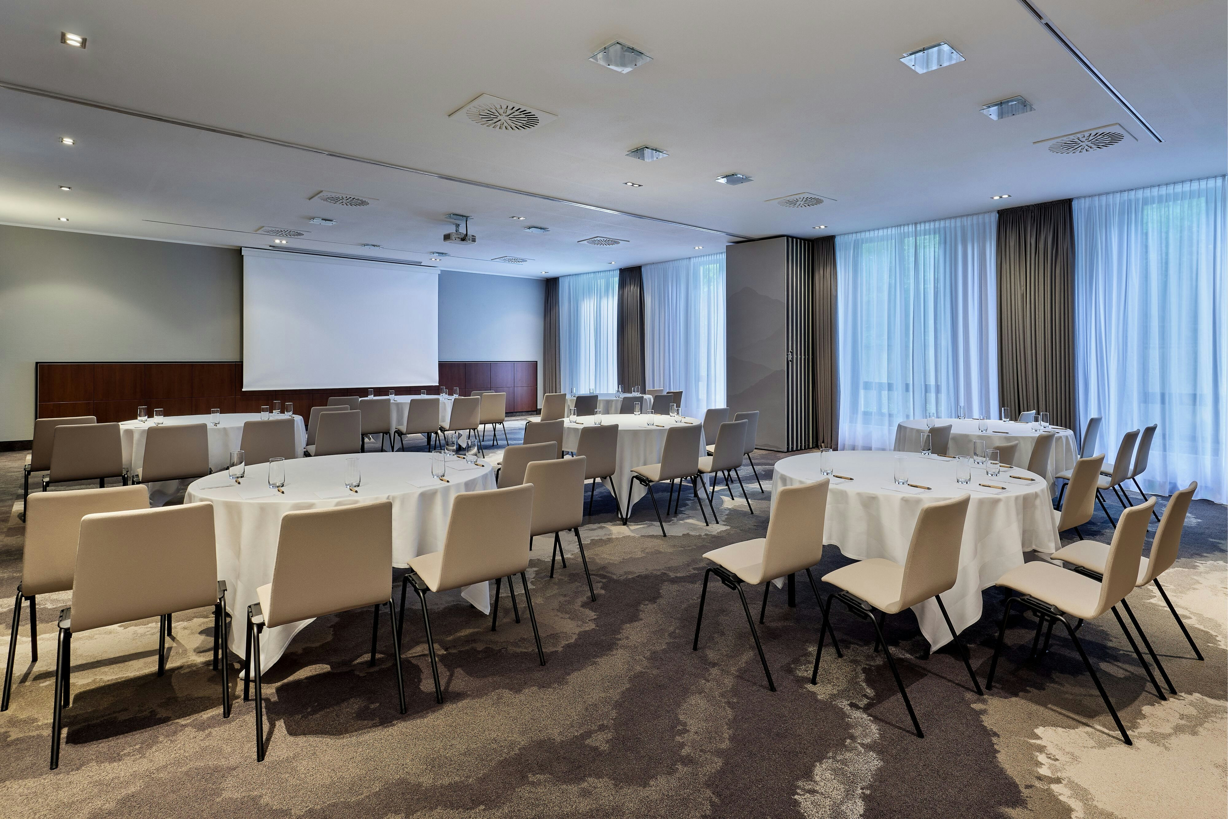 Munich Airport Marriott Hotel 76/80