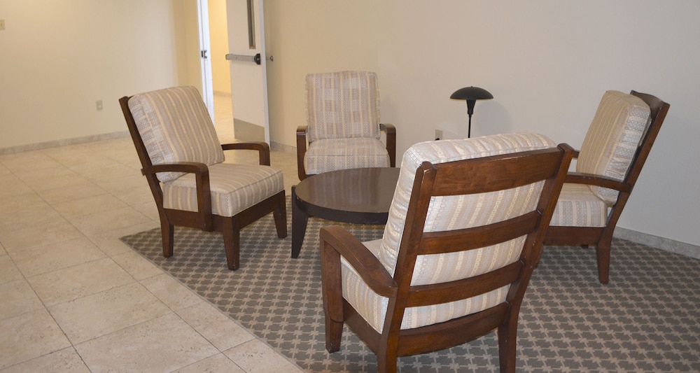 Baymont By Wyndham East Windsor Bradley Airport 30/40
