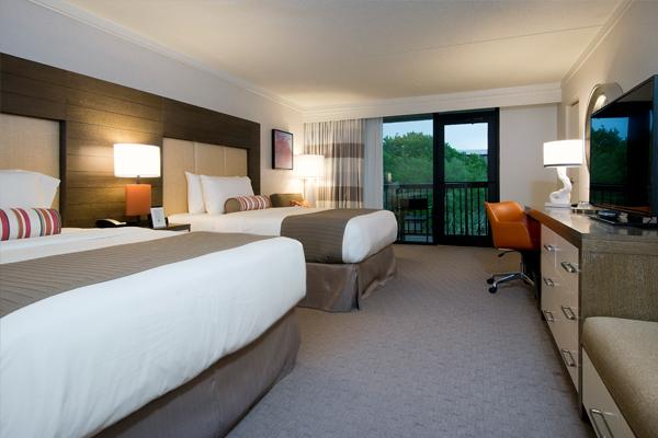 Room, 2 Queen Beds, Garden View