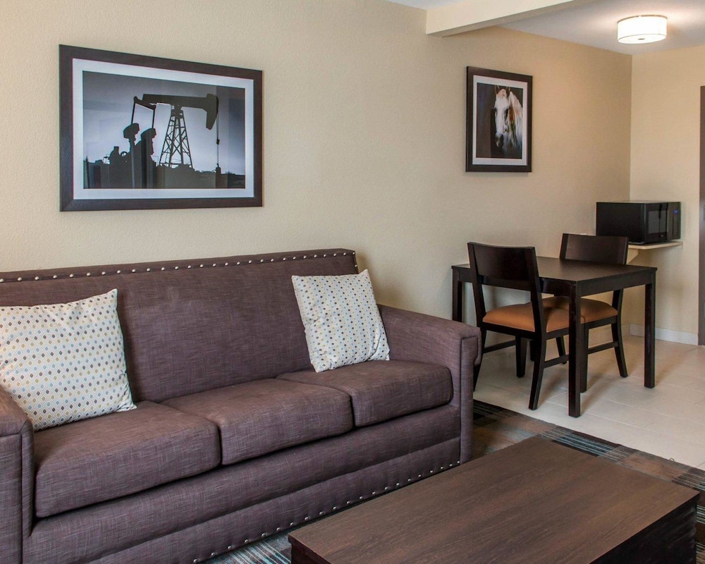 MainStay Suites Cotulla 24/37