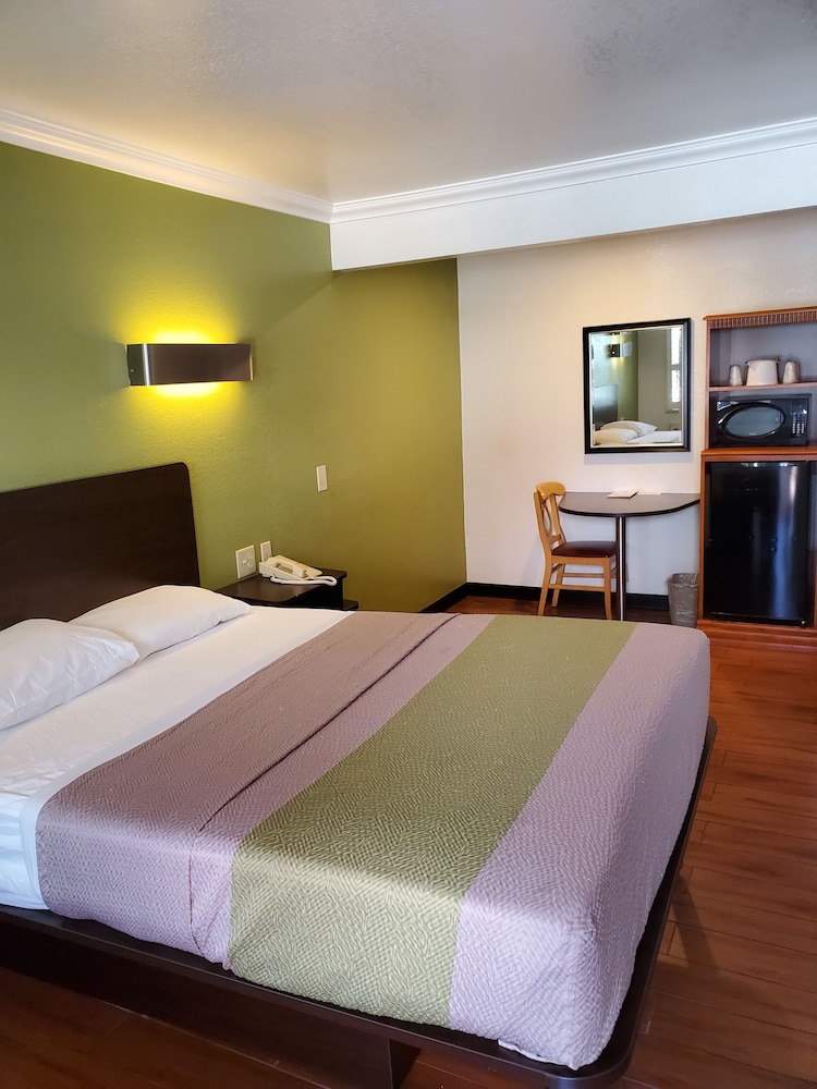 Motel6 Ontario, CA - Convention Center Airport 22/62