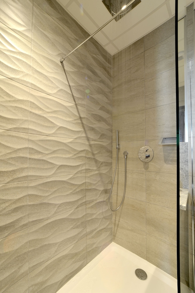 Hotel Victor Hugo Spa 52/76
