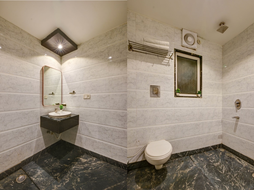 HOTEL KRISHNA DELUXE 69/70