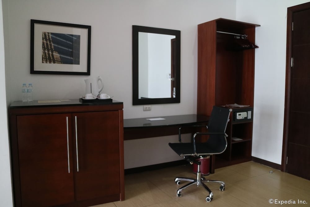 Avenue Suites Hotel 56/65