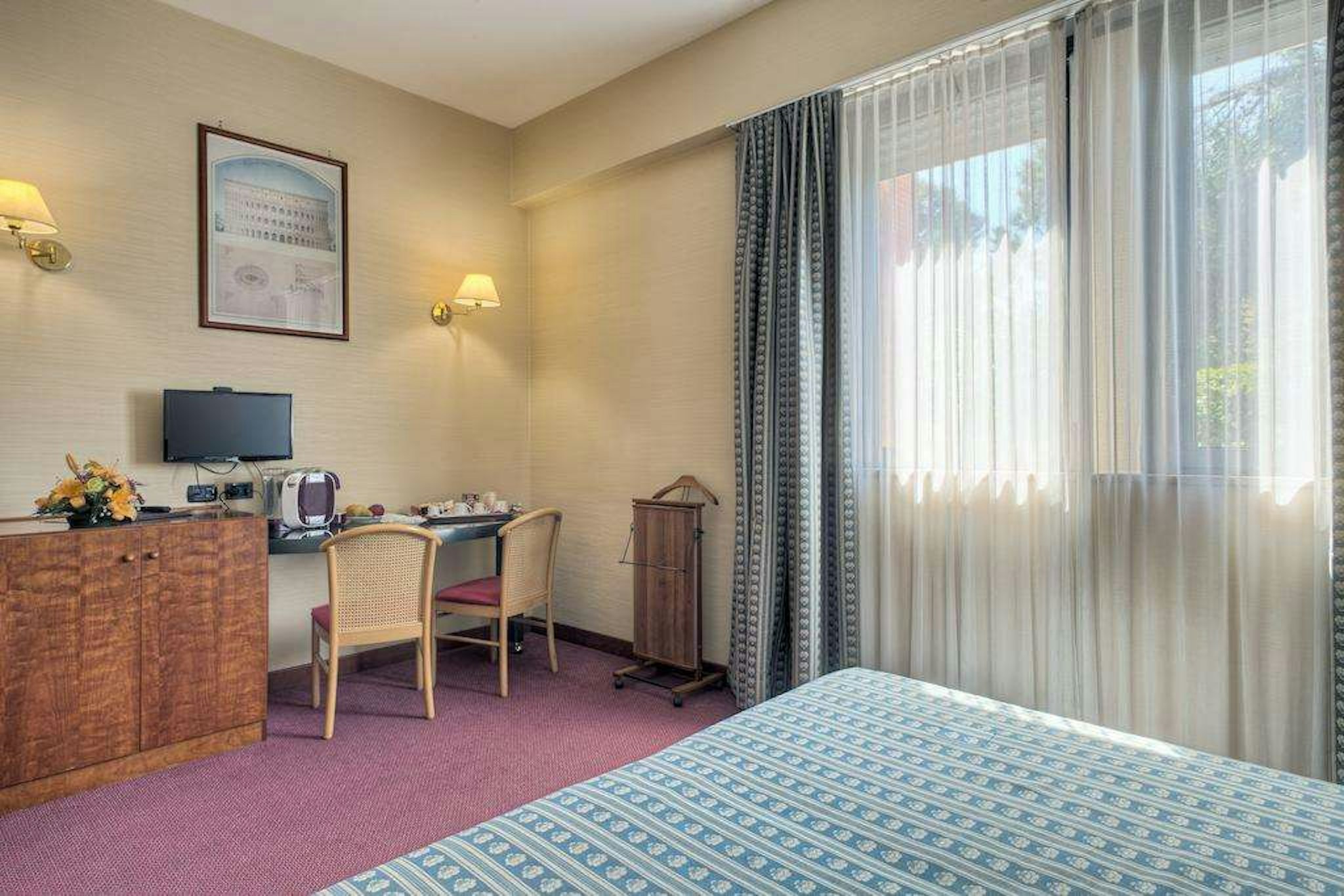 Petra Hotel And Residence 56/60