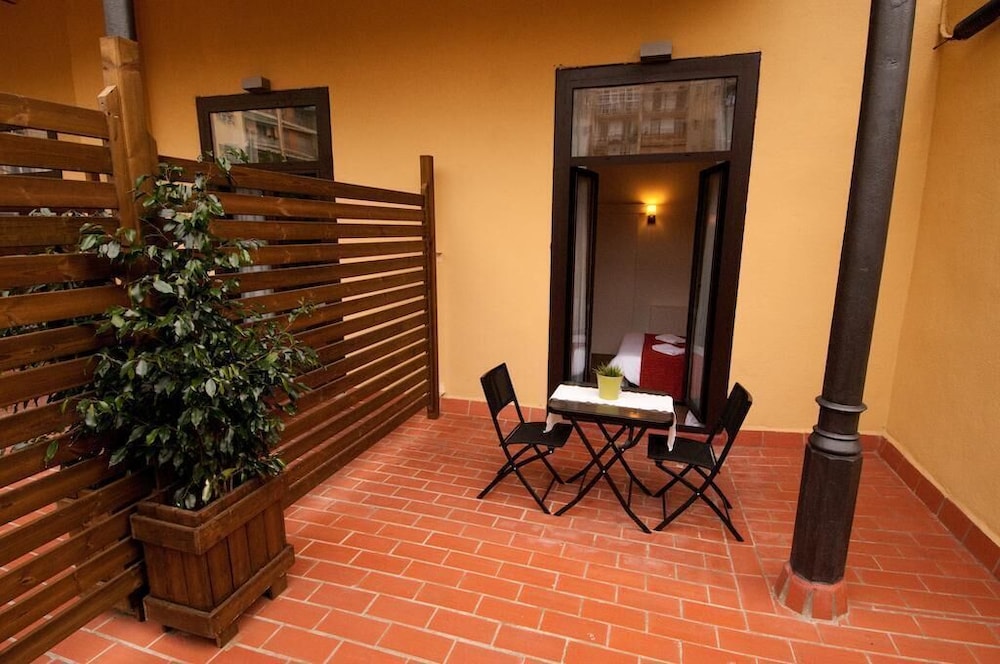 Hostal Live Barcelona 36/51