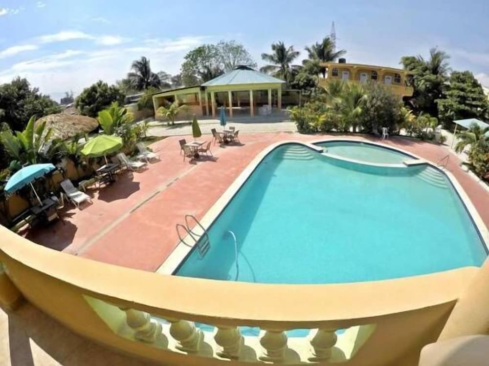La Cayenna Hôtel Et Restaurant 17/39