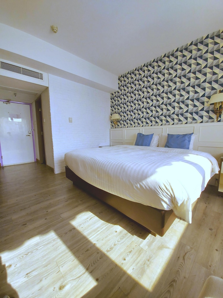 Silvermine Beach Resort 17/68