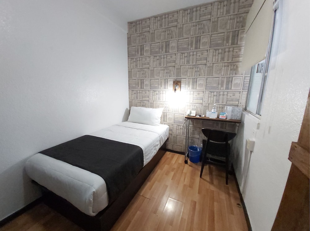 HI Hotel Impala 13/49