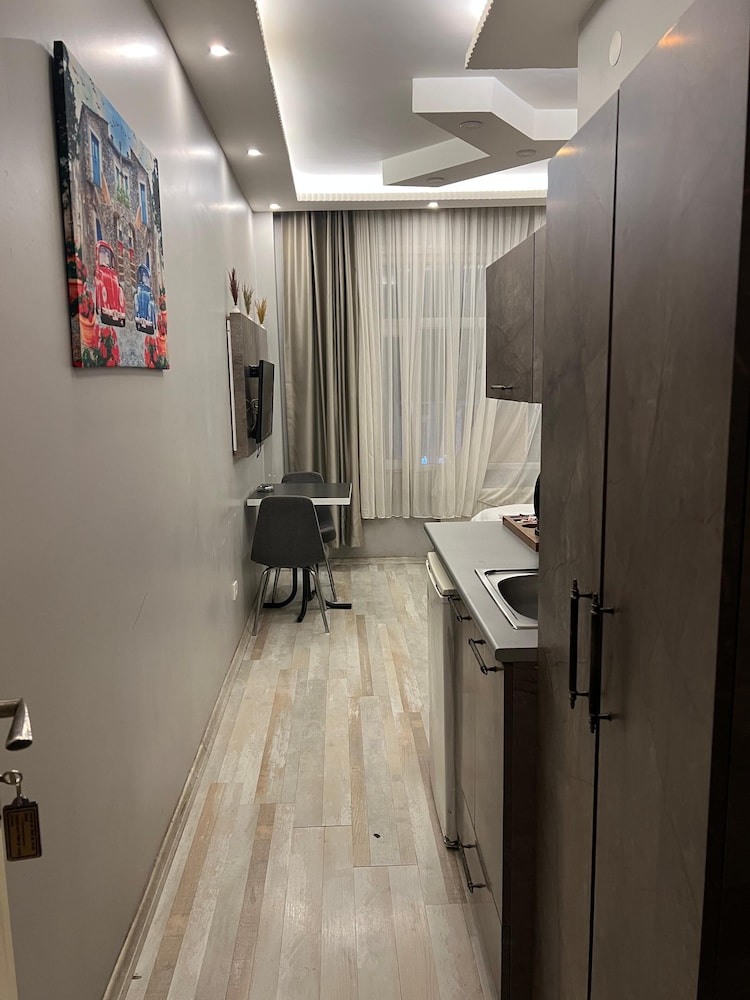 Taksim Brand Suite 59/65