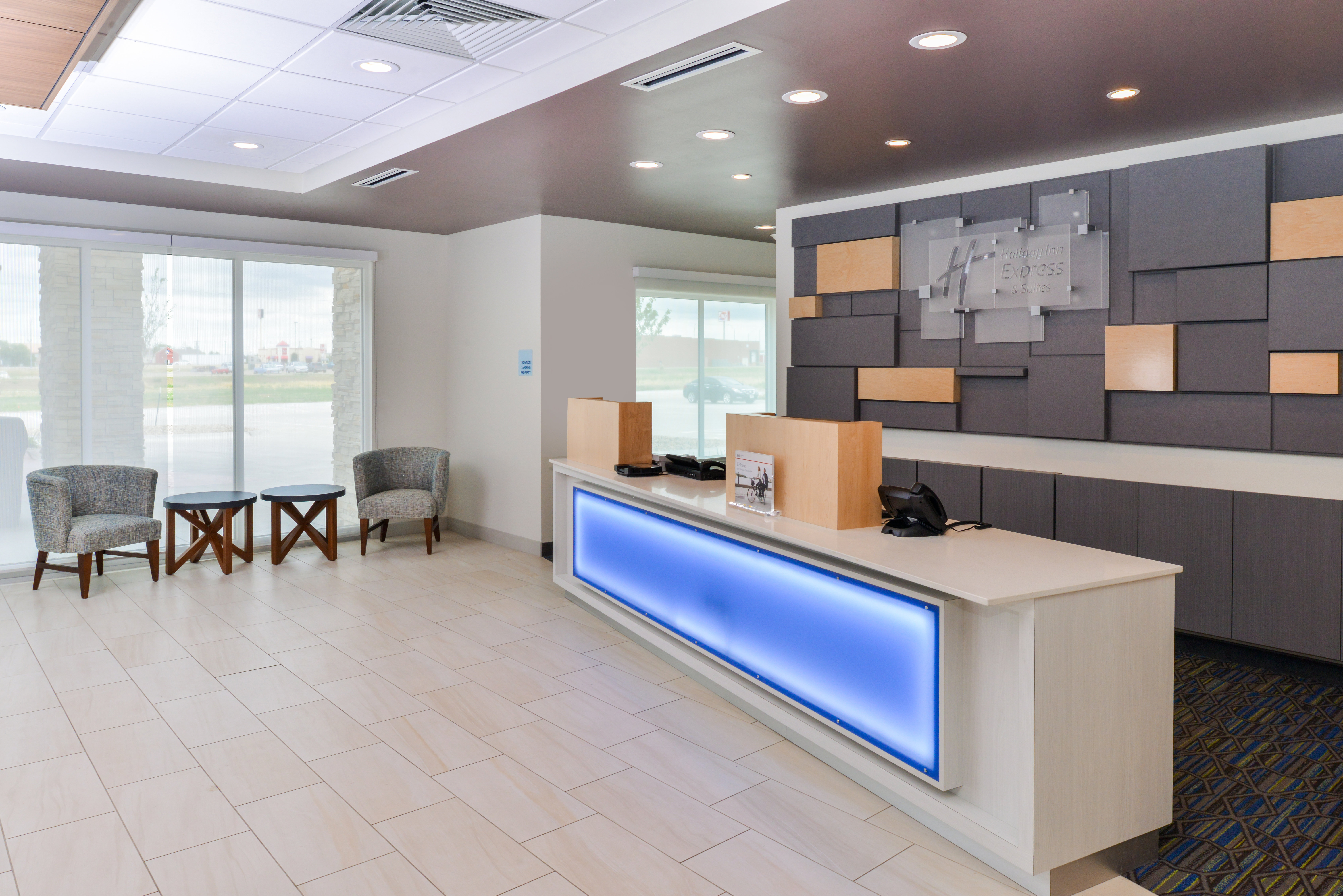 Holiday Inn Express Suites Ogallala 16/75
