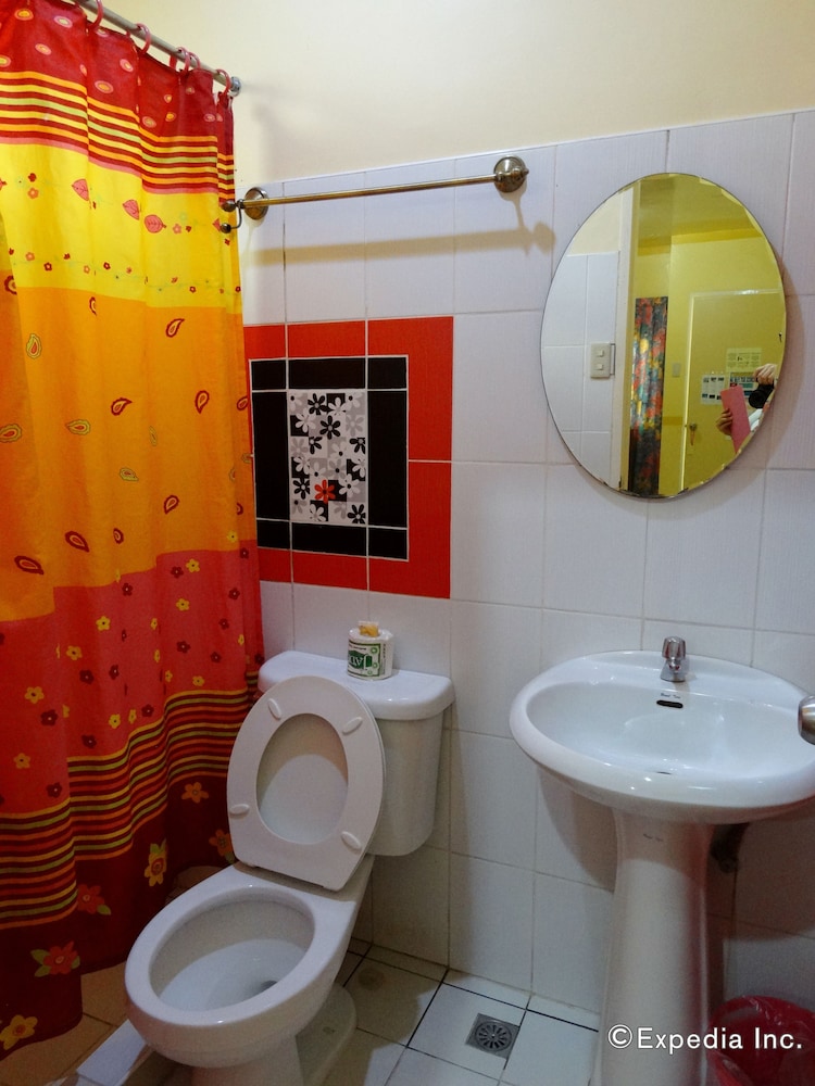 D Lucky Garden Inn 48/48