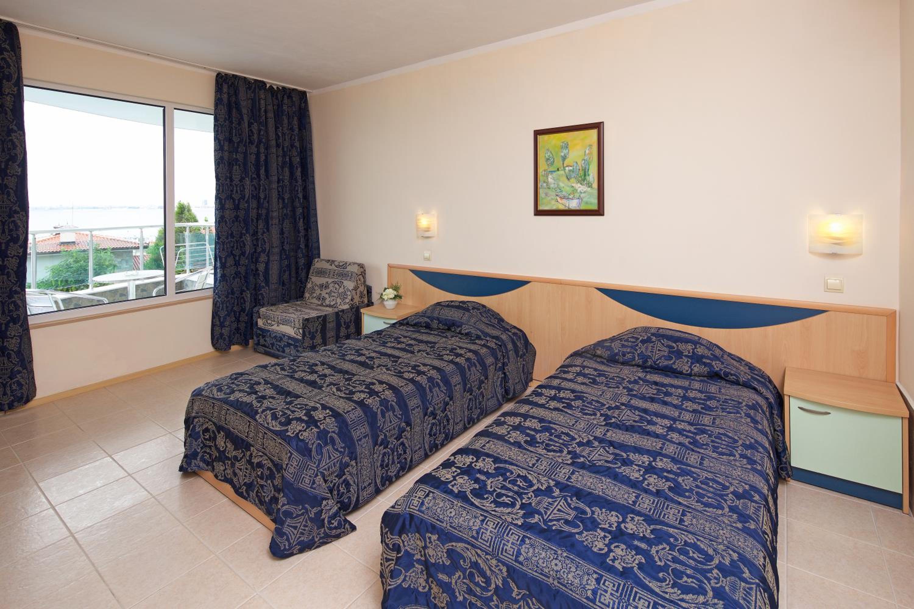 Blue Bay Hotel 35/50