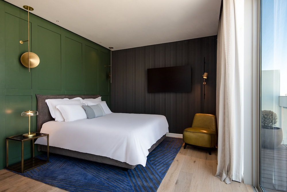SUPERIOR, DOUBLE BED, EXECUTIVE LEVEL