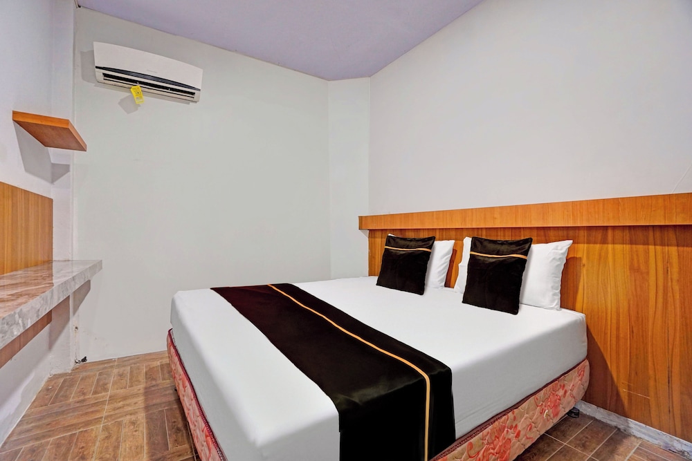 OYO 3283 Bwalk Hotel 15/40