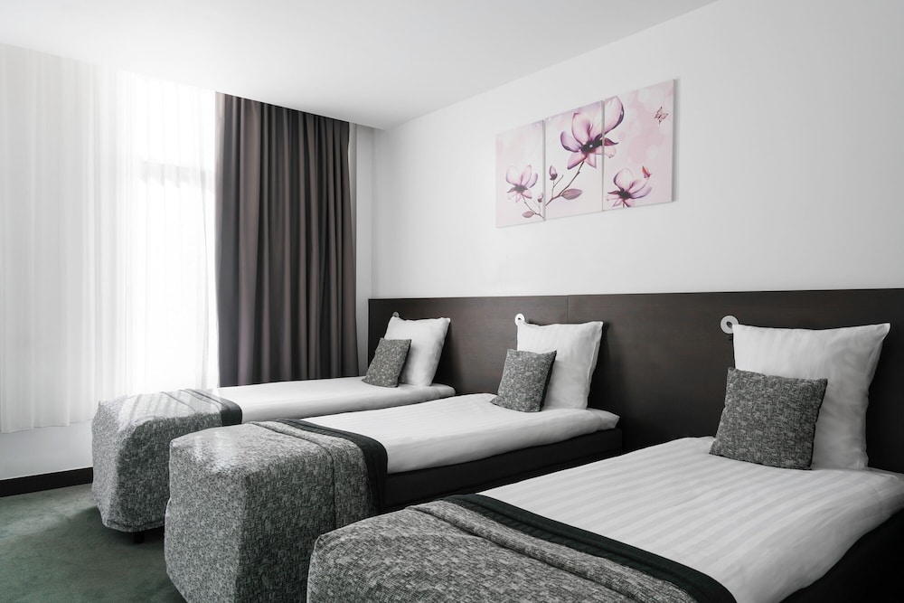 Hotel City Garden 12/62