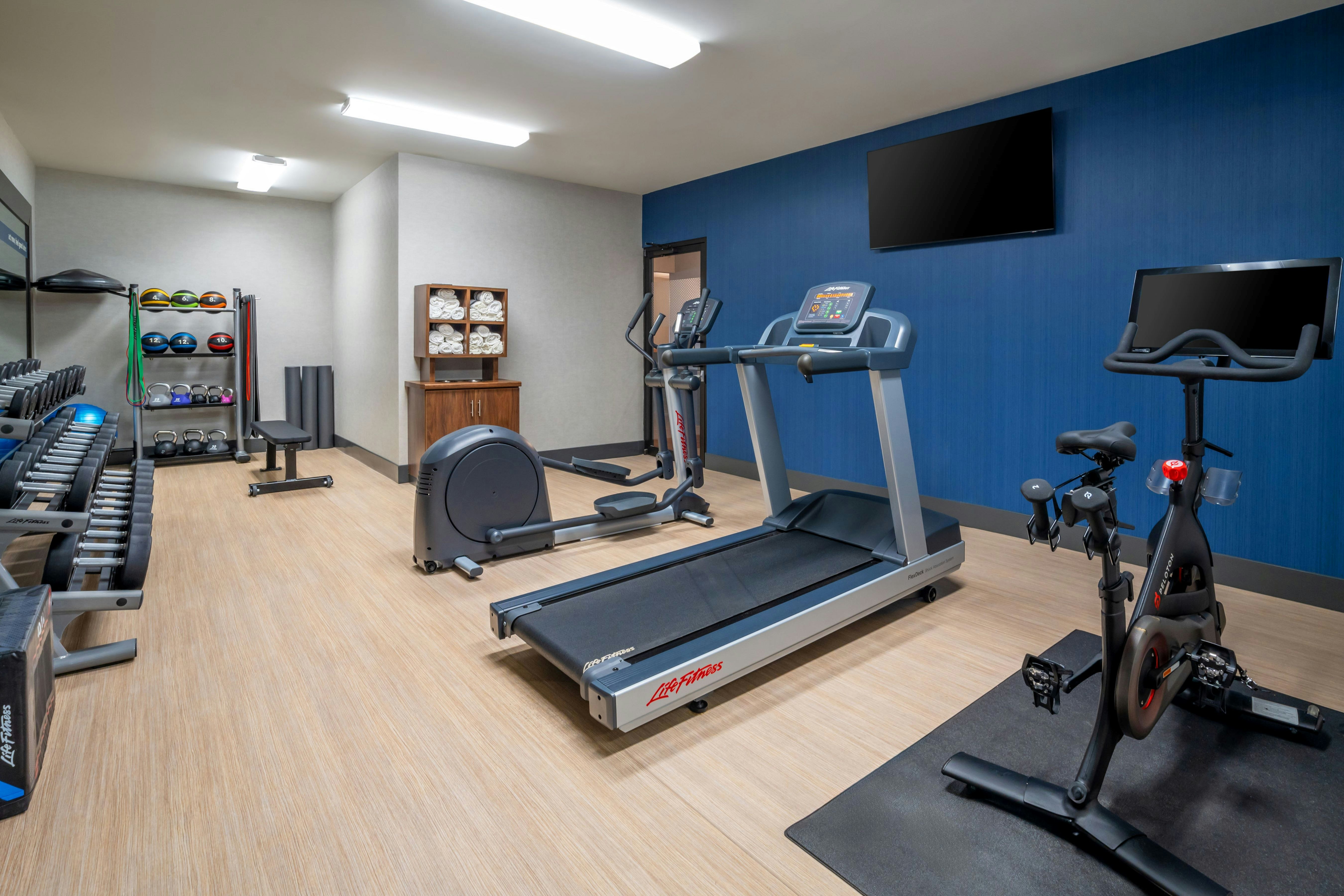 HAMPTON INN MITCHELL 20/38