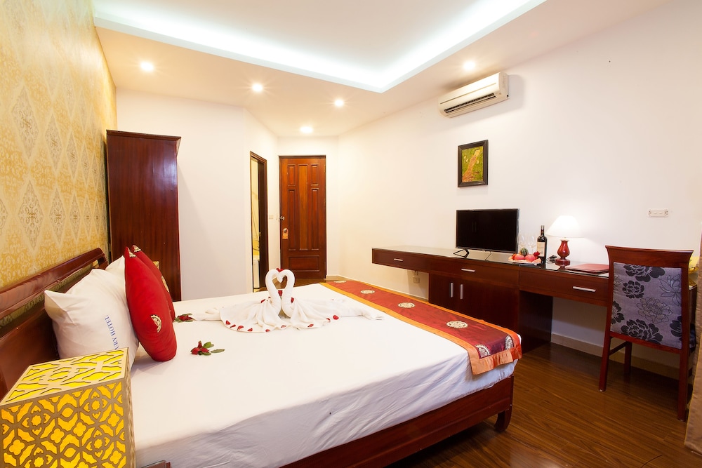 Luxury Hotel 10/58