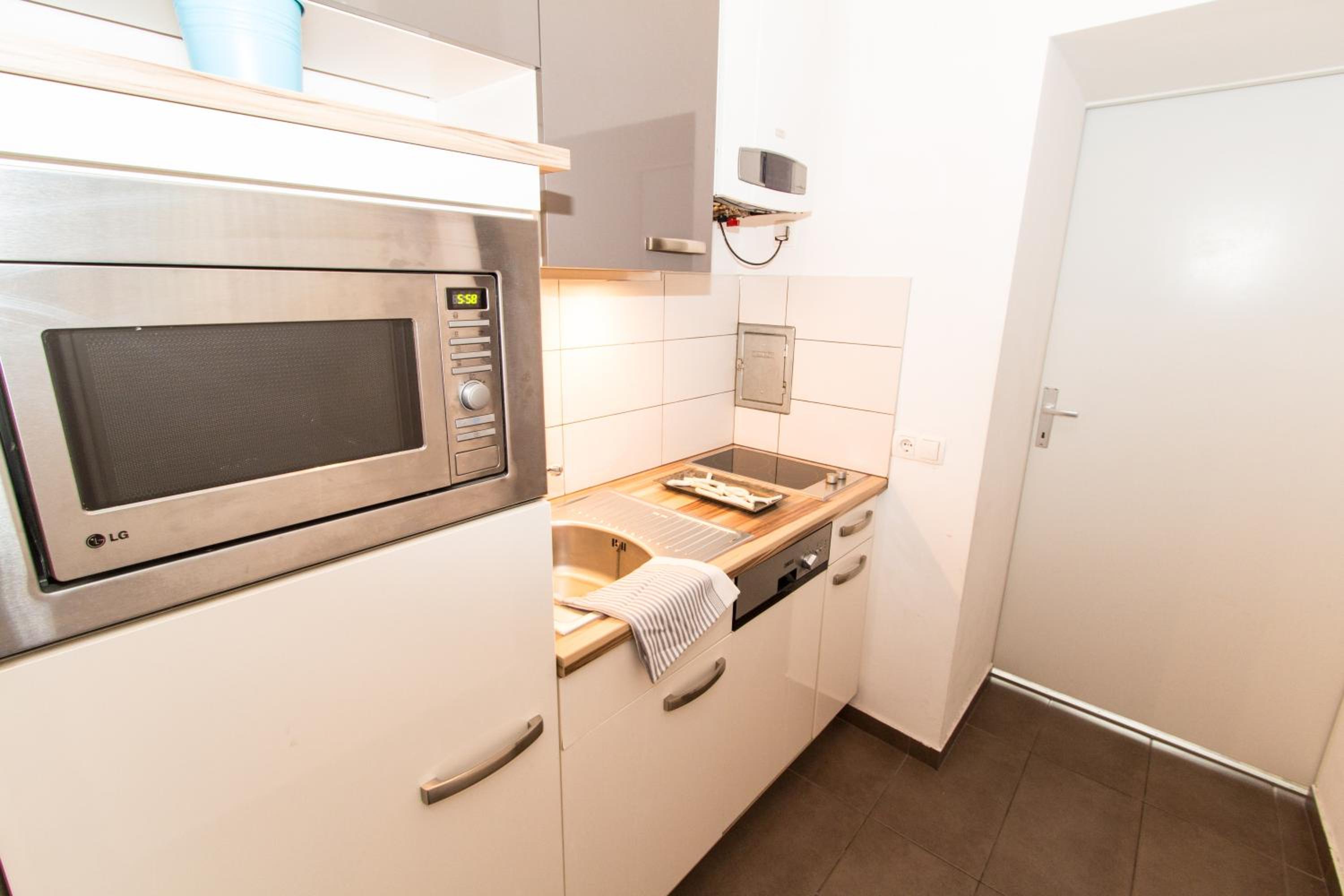 CheckVienna - Apartment Diefenbachgasse 8/12