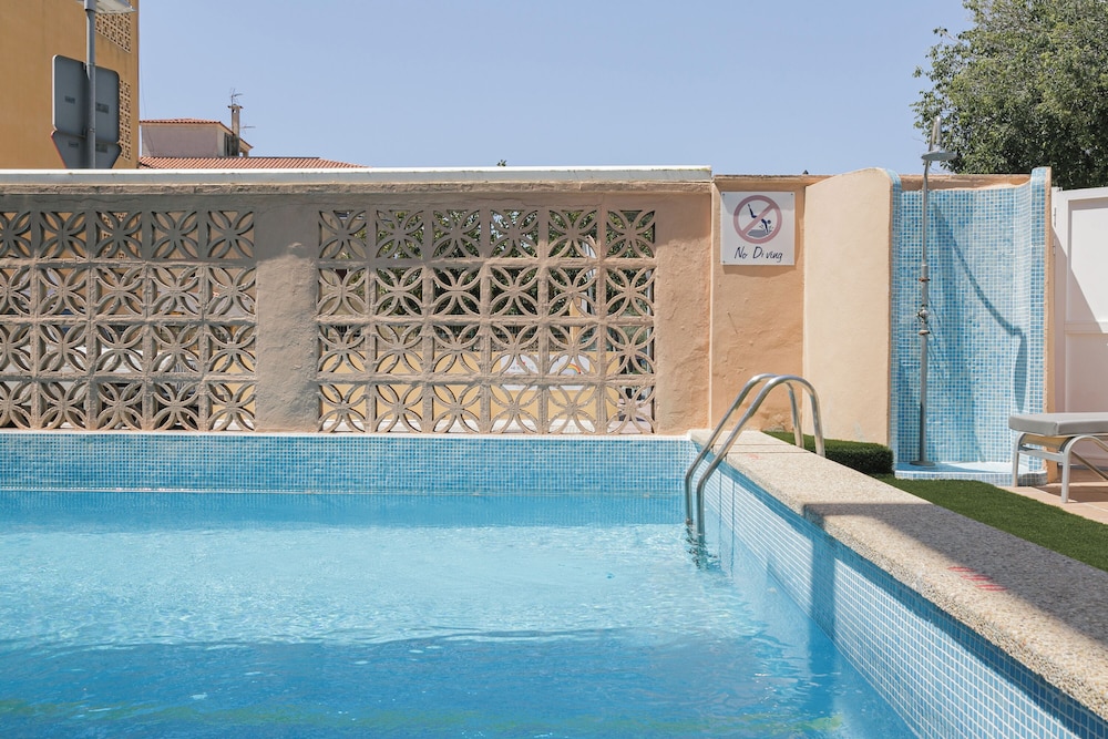 Gabarda Hotel 8/77