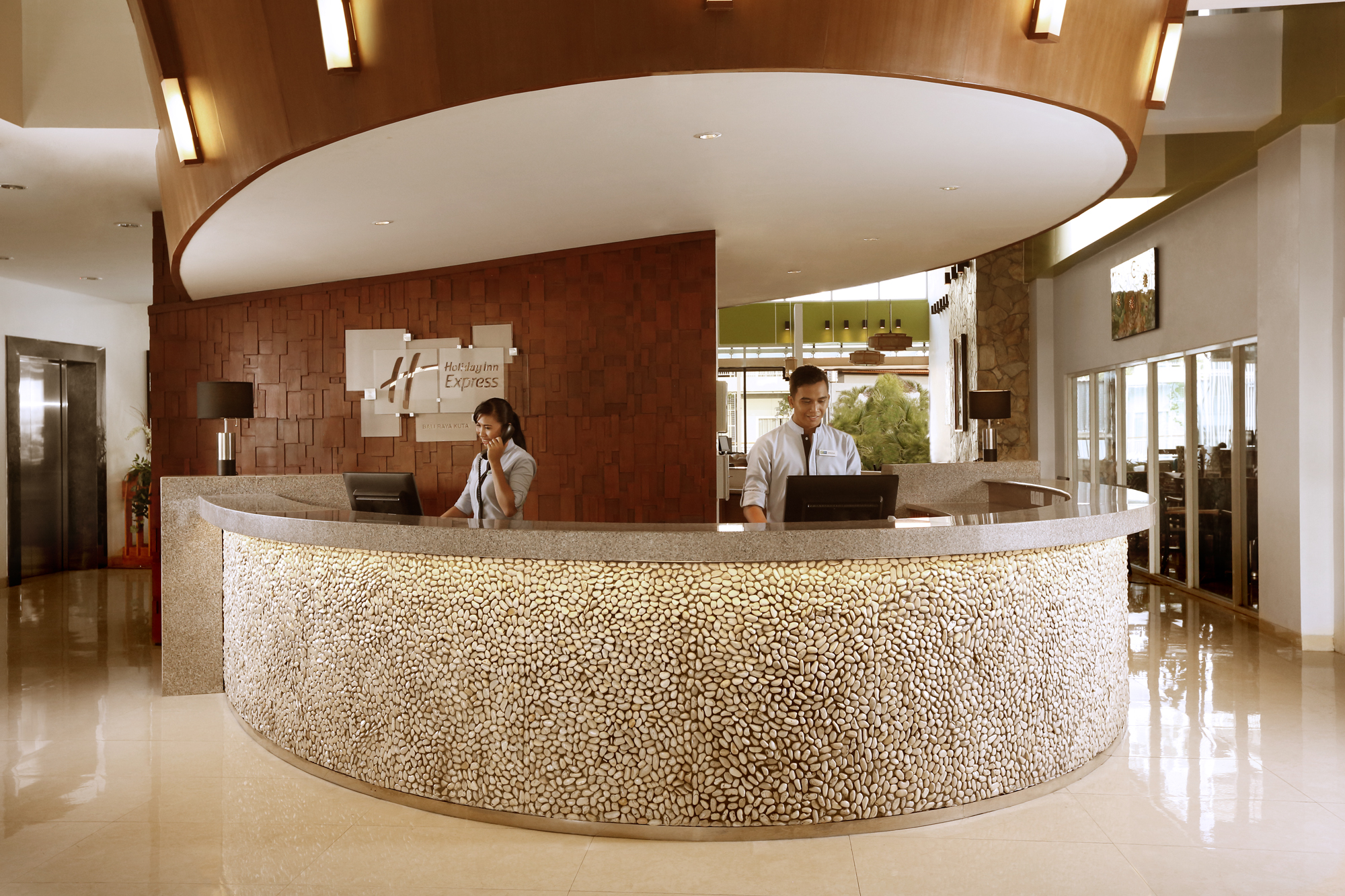 Diamond Hotel Kuta Bali (Ex Holiday Inn Express Bali Raya Kuta) 3/50