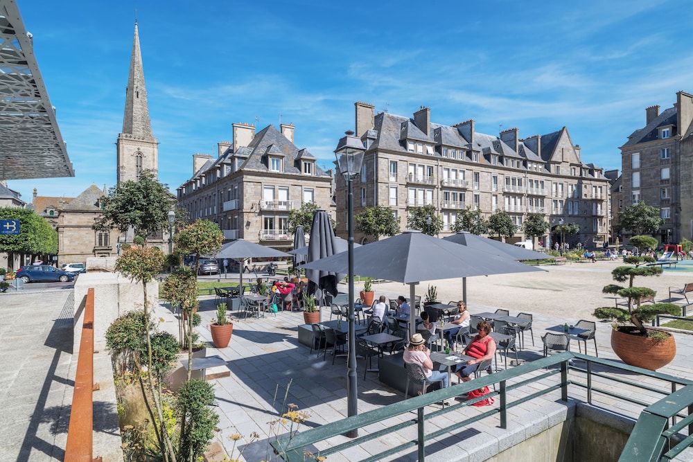 Golden Tulip Saint Malo 67/74