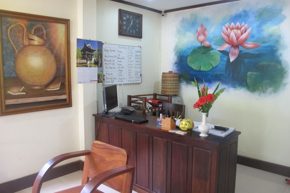 Golden Lotus Place 8/68