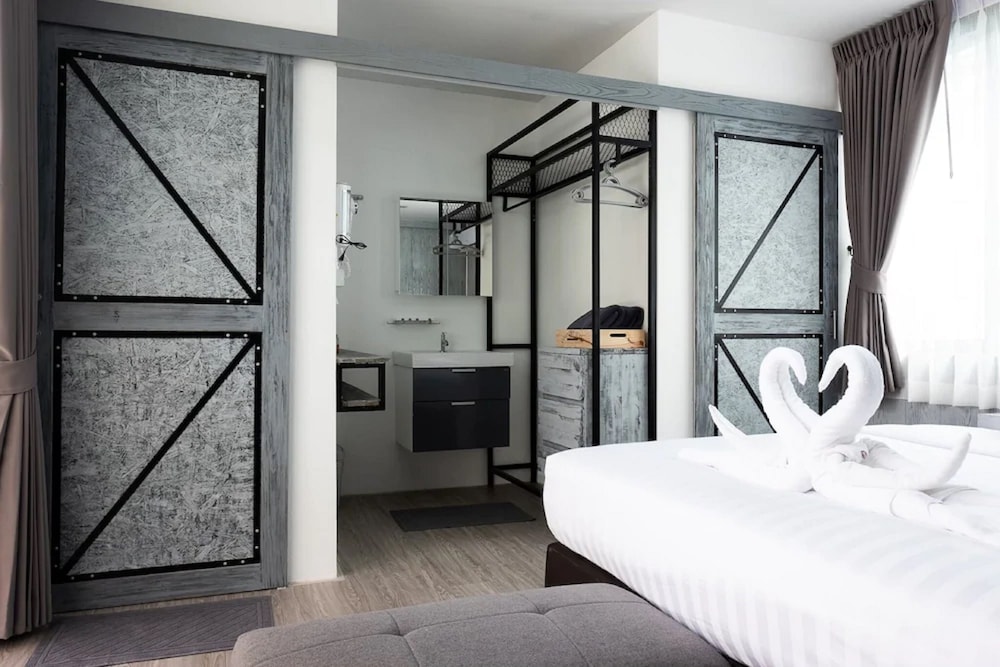 Basaya Beach Hotel And Resort 17/63