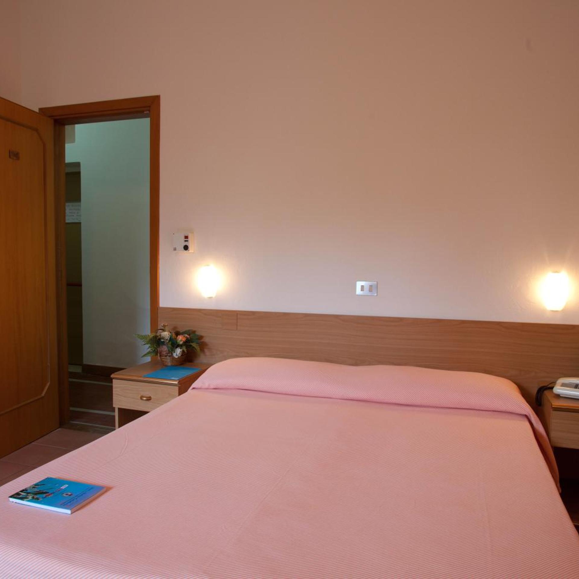 MODERNO HOTEL 13/36