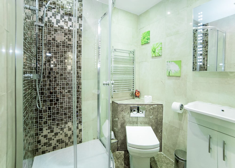 Imperial Court Suites 17/59