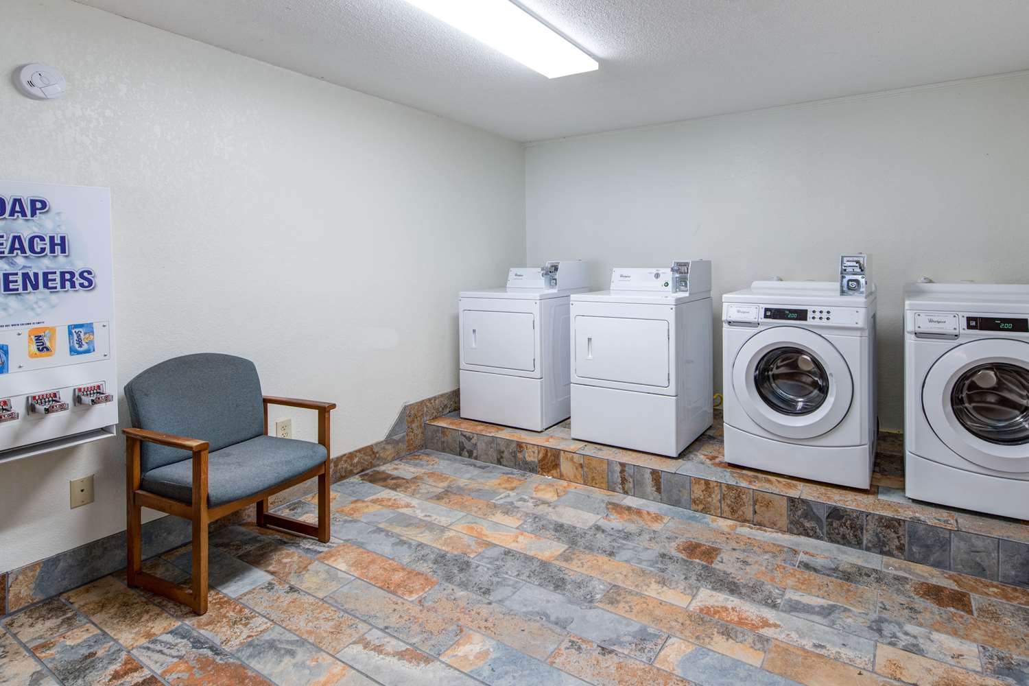 Quality Inn Creekside - Downtown Gatlinburg 12/45