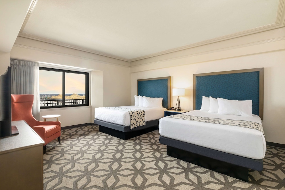 1 BEDROOM, EXECUTIVE, SUITE, 2 QUEEN BEDS, EAST TOWER