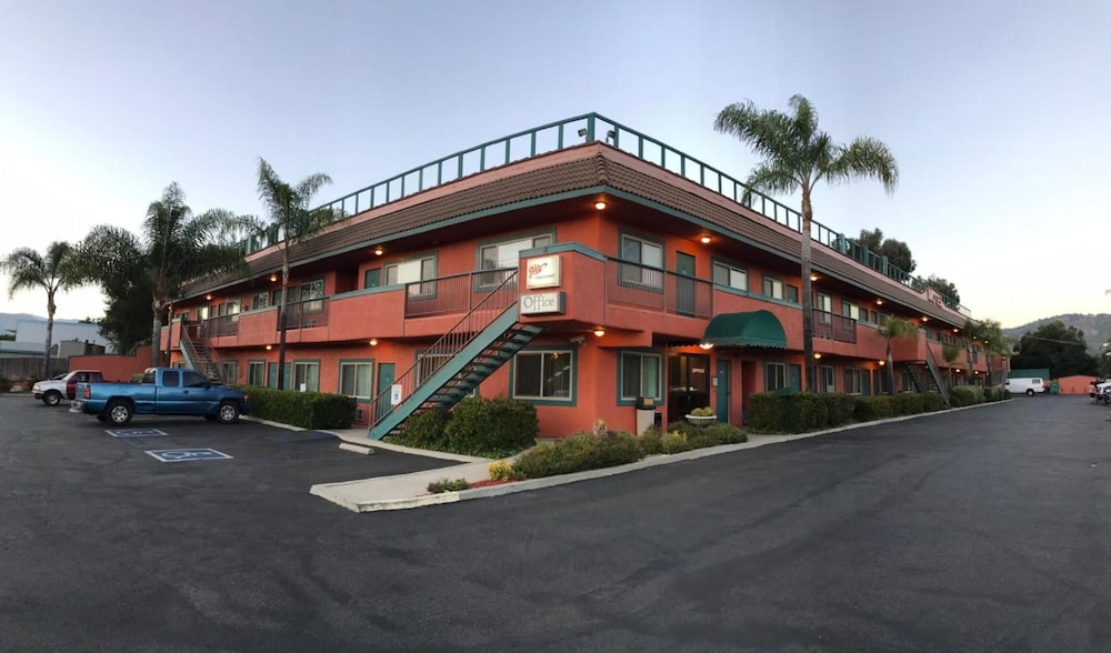 Oakridge Inn 8/53